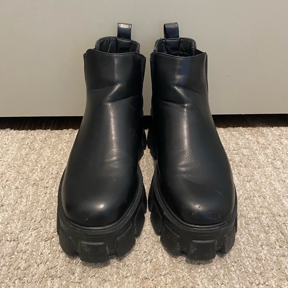 Nasty Gal Chunky Platform Boots - Picture 2 of 6